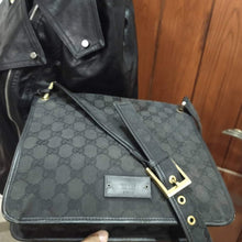 Load image into Gallery viewer, Gucci Monogram Black Signature Messenger 91762 002122
