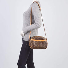 Load image into Gallery viewer, Louis Vuitton 4 the most demanding articles in single click
