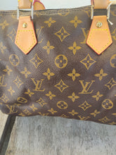 Load image into Gallery viewer, LOUIS VUITTON SPEEDY 30 M41526 with authenticity tag! SP0043
