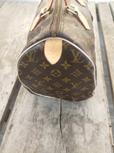 Load image into Gallery viewer, LOUIS VUITTON SPEEDY 30 M41526 with authenticity tag! SP0043
